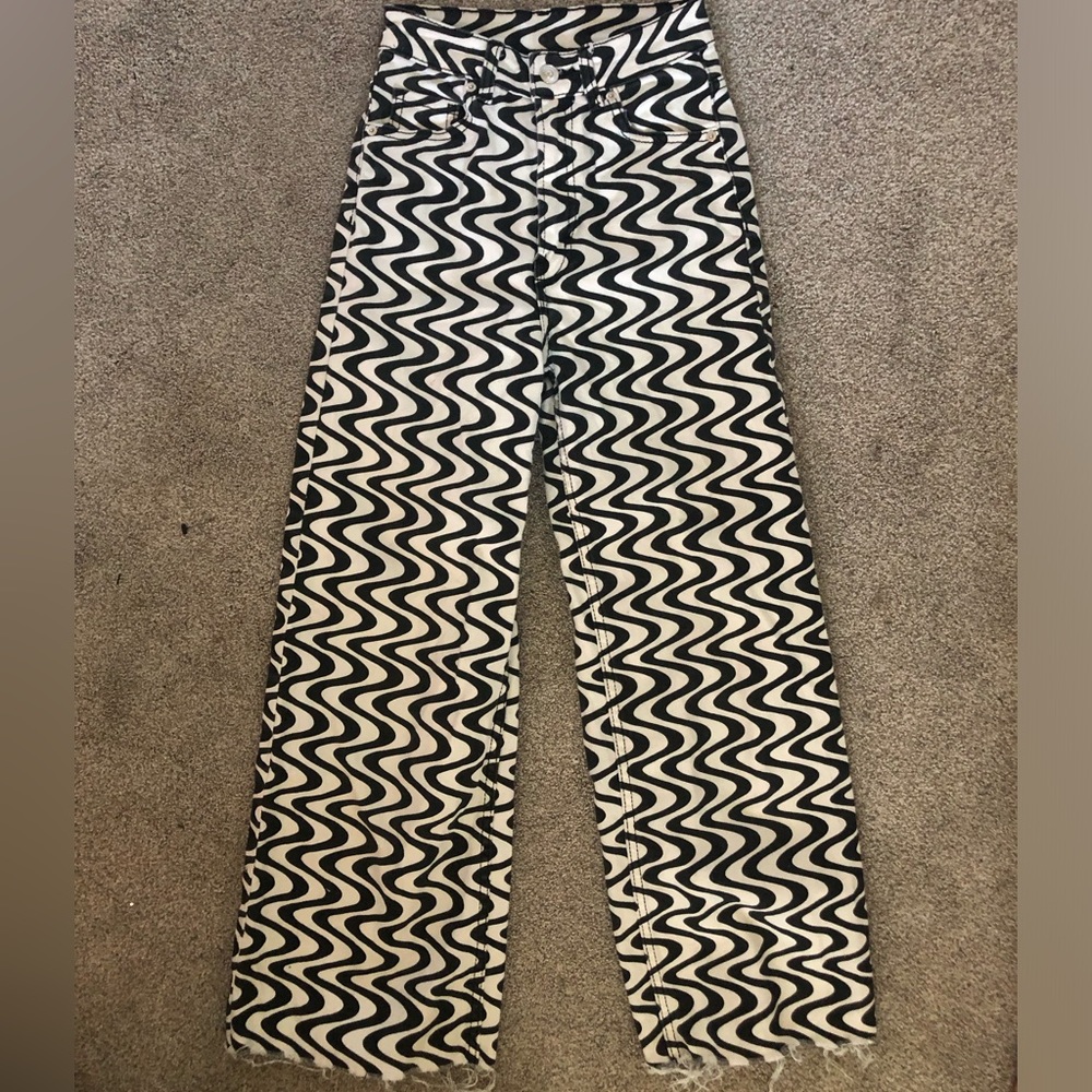 H&M WAVY PRINT WIDE LEG JEANS (rough hem)